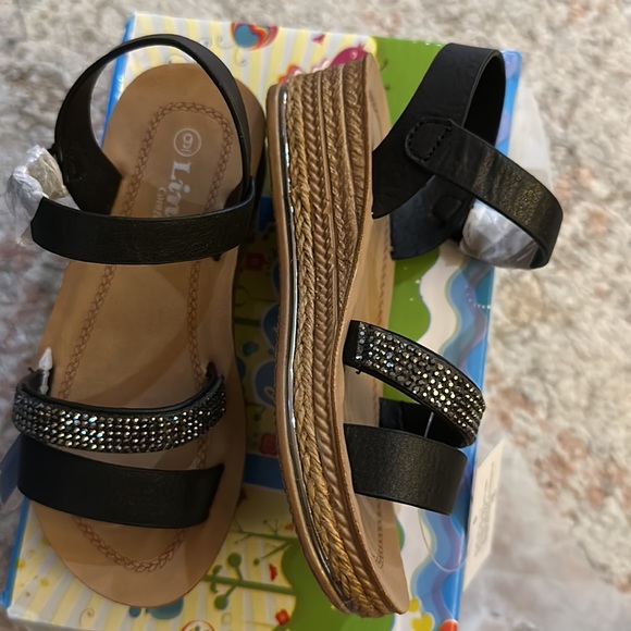 Forever - Black Bedazzled-Strap Forward Sandal - Girls - Picture 6 of 7